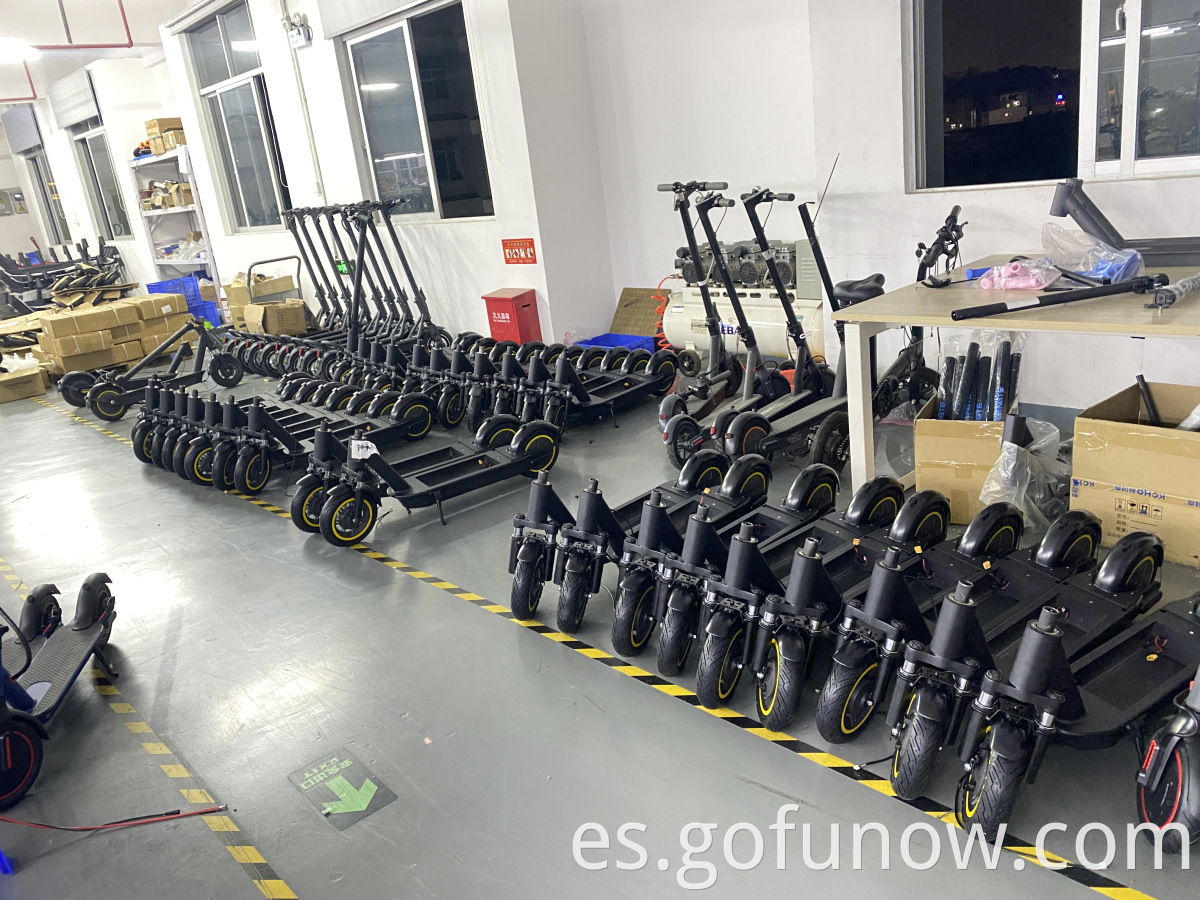 Scooter eléctrico de 2 pilas de 2 ruedas de 10 pulgadas de 10 pulgadas al por mayor scooters eléctricos de patada plegable para adultos